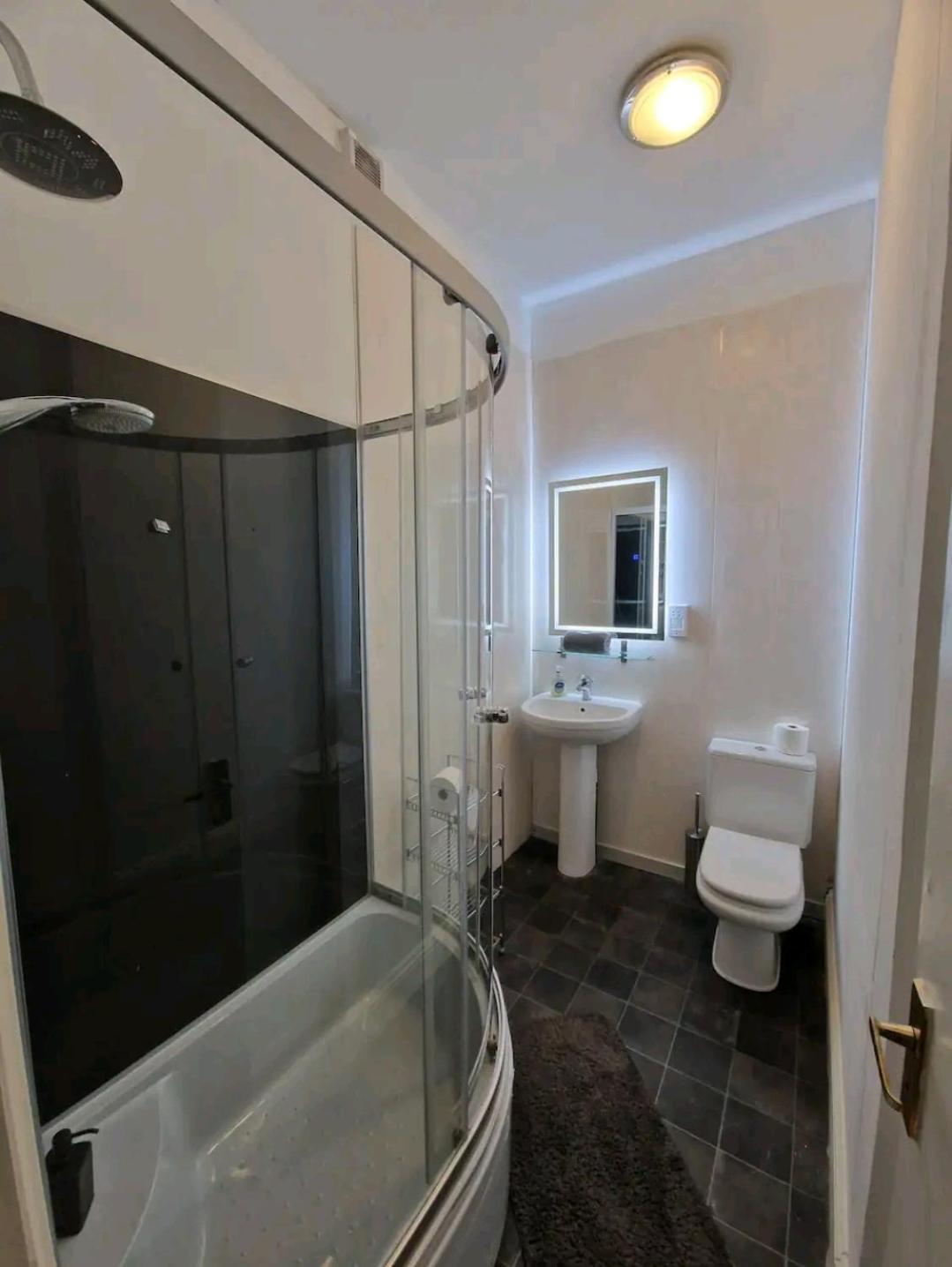 Affordable In Shared Flat, Bridge Homestay *