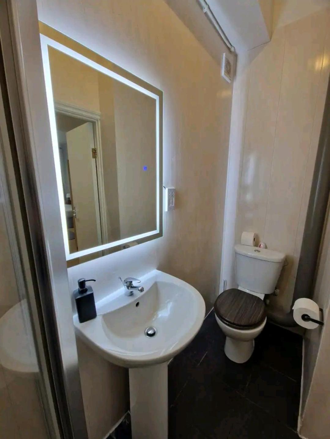 Affordable In Shared Flat, Bridge Homestay *