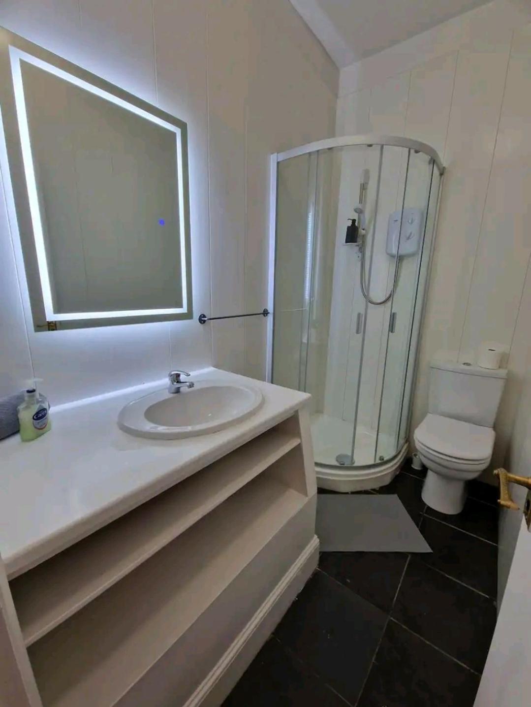 Homestay Affordable In Shared Flat, Bridge *
