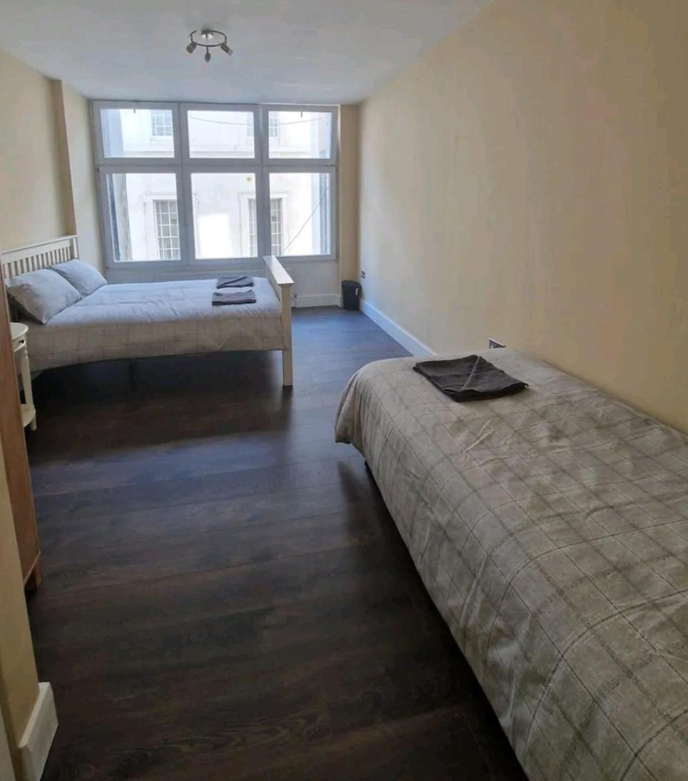 Affordable In Shared Flat, Bridge Homestay London