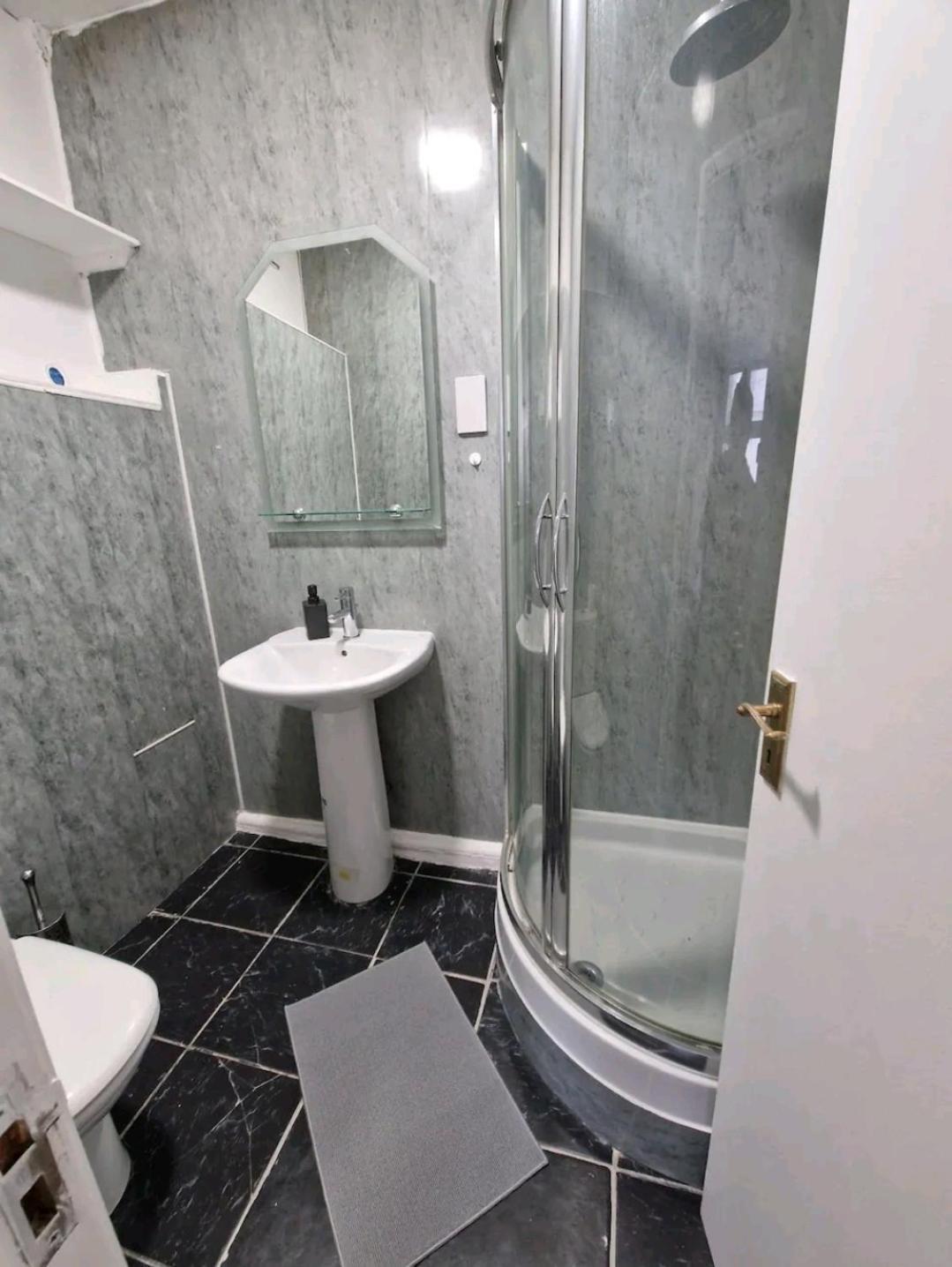Affordable In Shared Flat, Bridge *