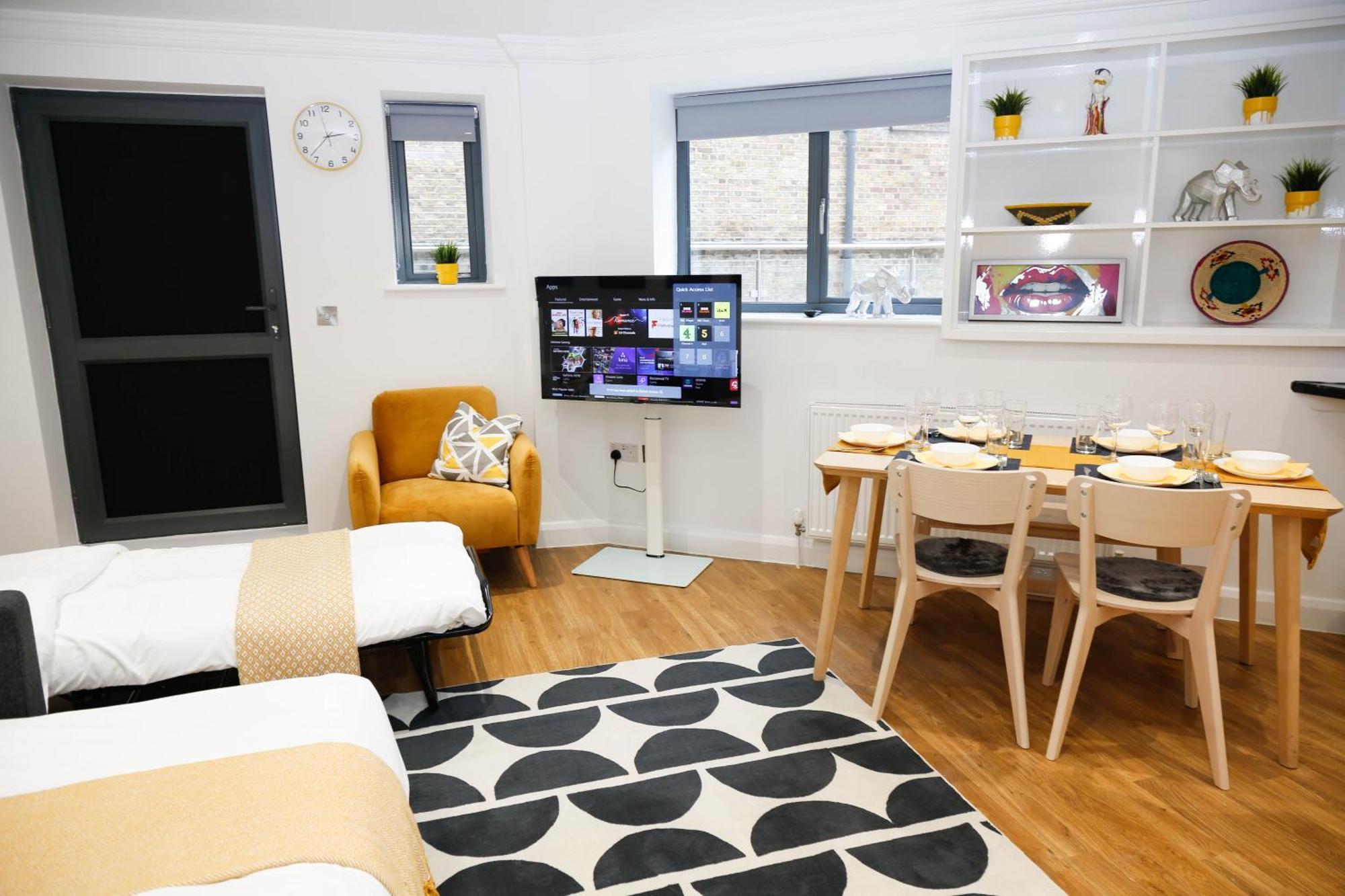 Appartement New Luxury In Location Next To Shops, Cafes, Bars & Metro *