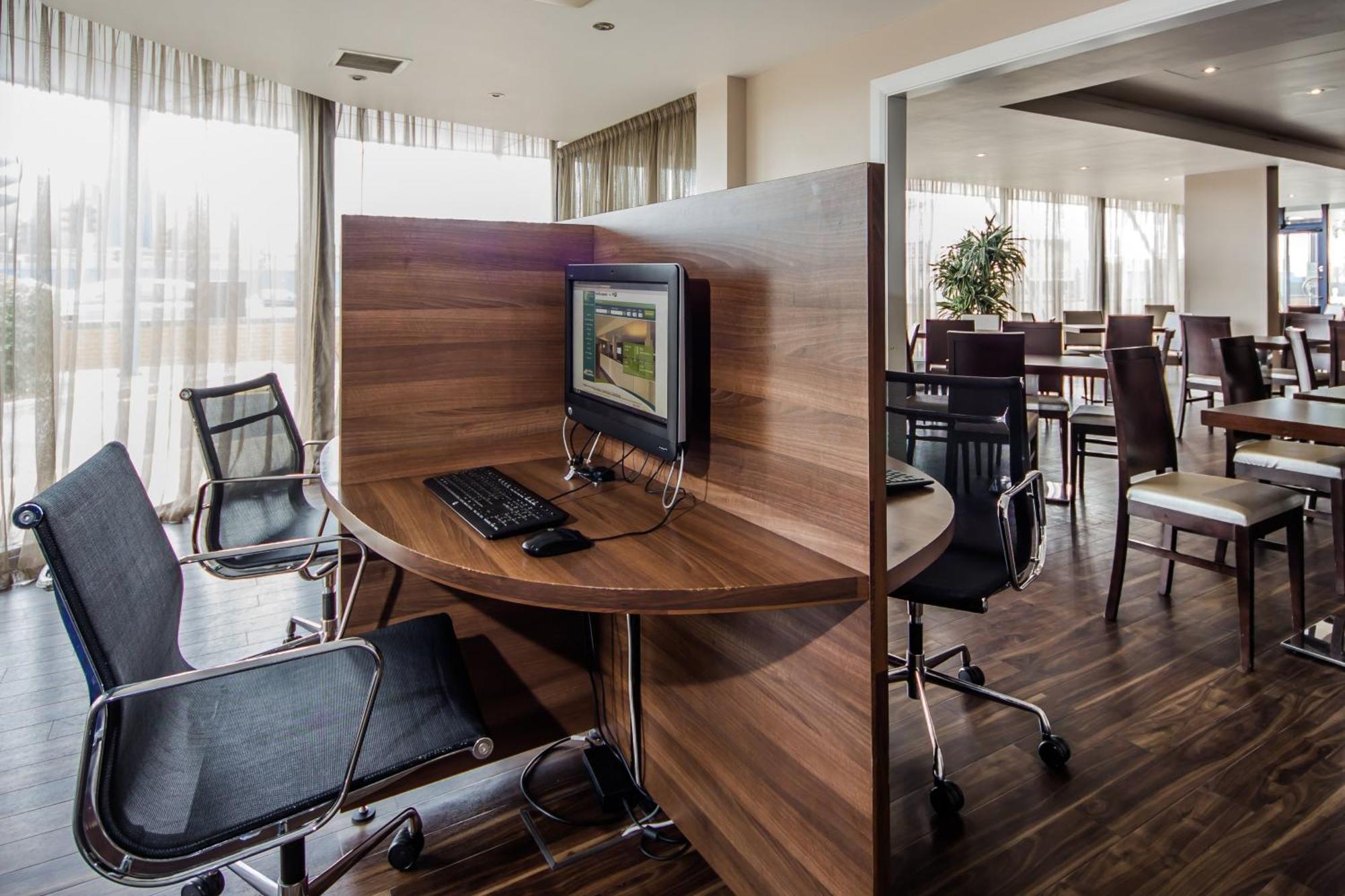 Express Royal Docks By Ihg Londres