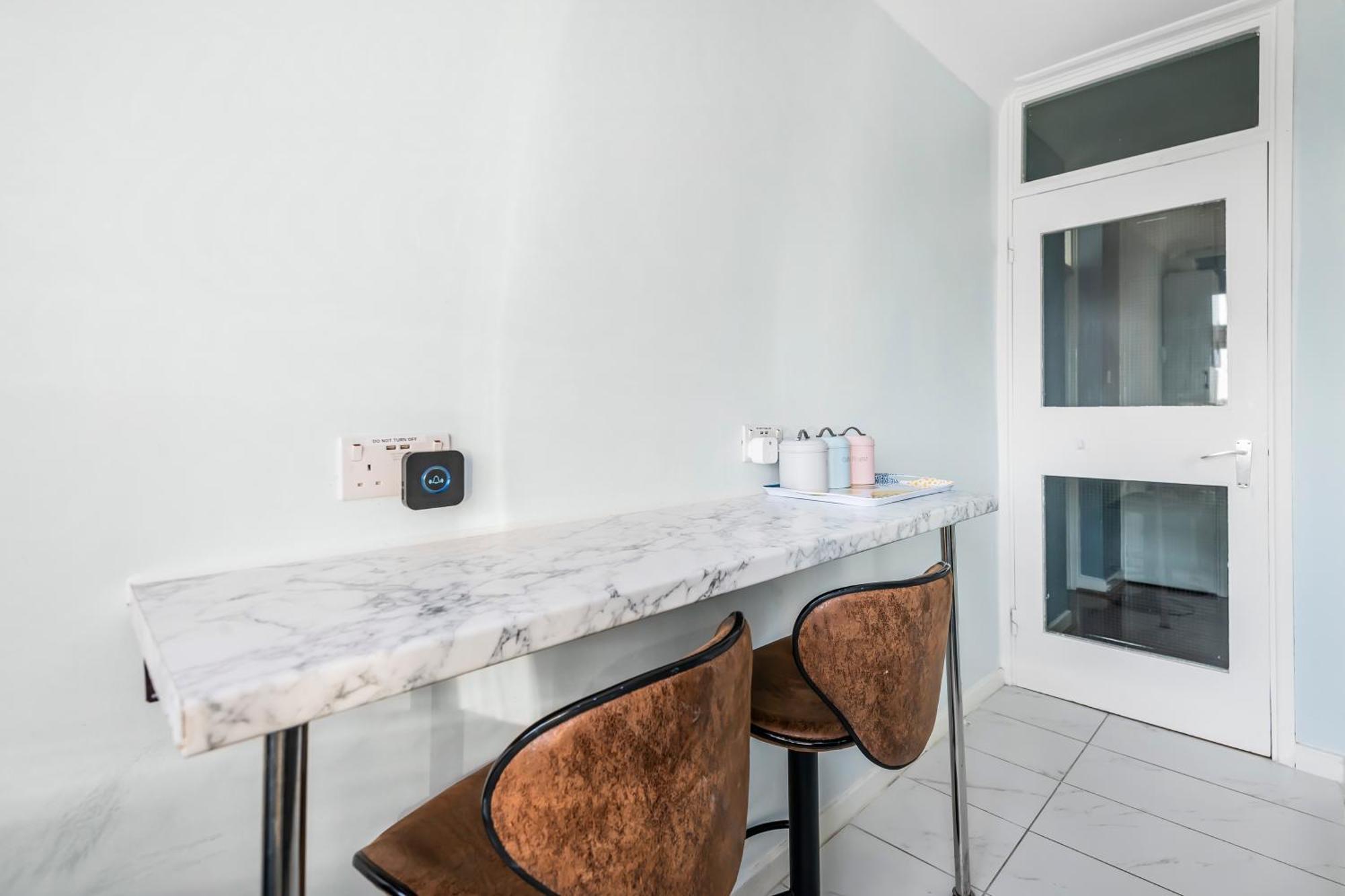 Appartement Riverside 3br With Easy Transport 20mins To Centre Londres