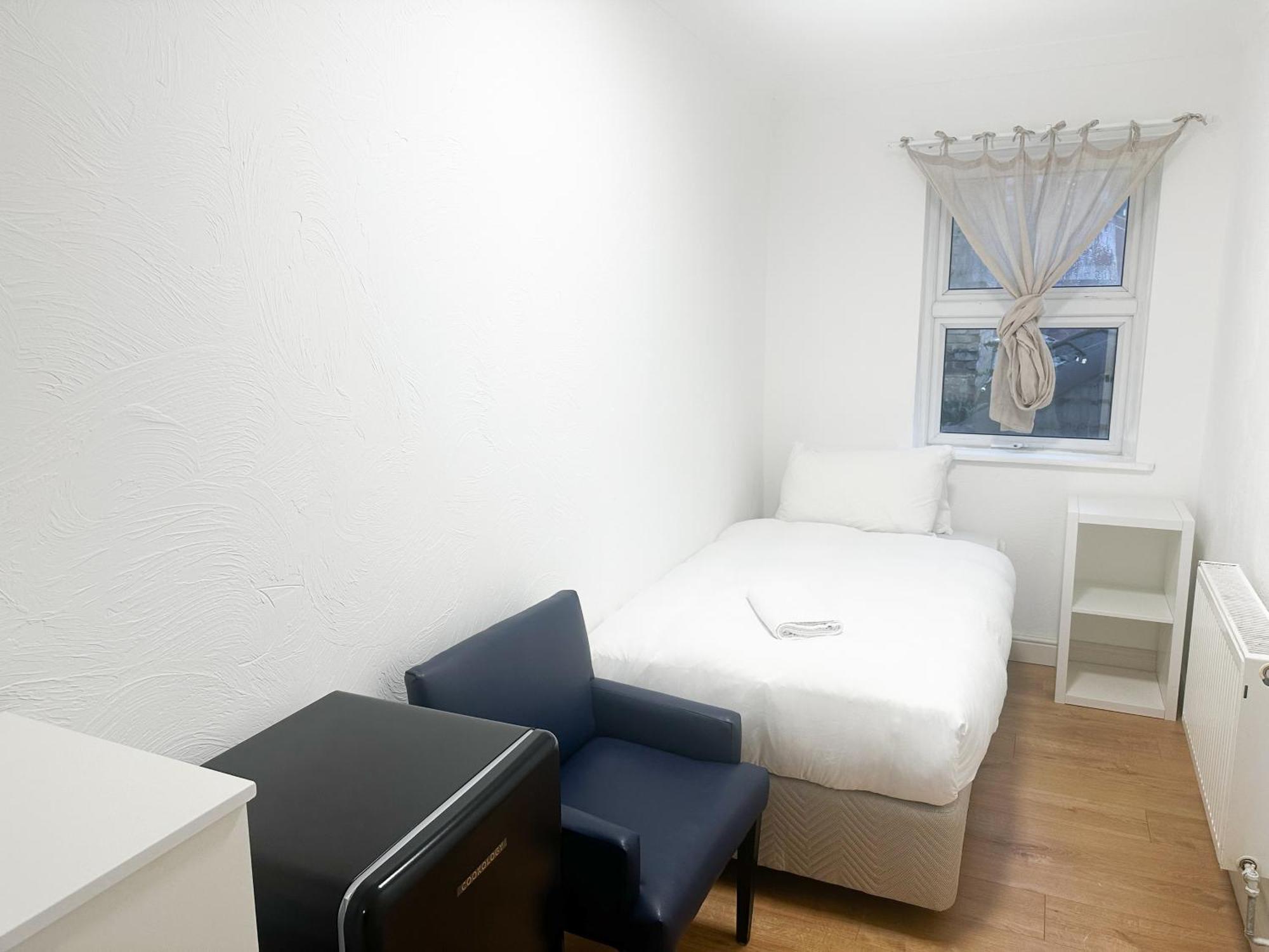 Flat 1 In Aldgate *