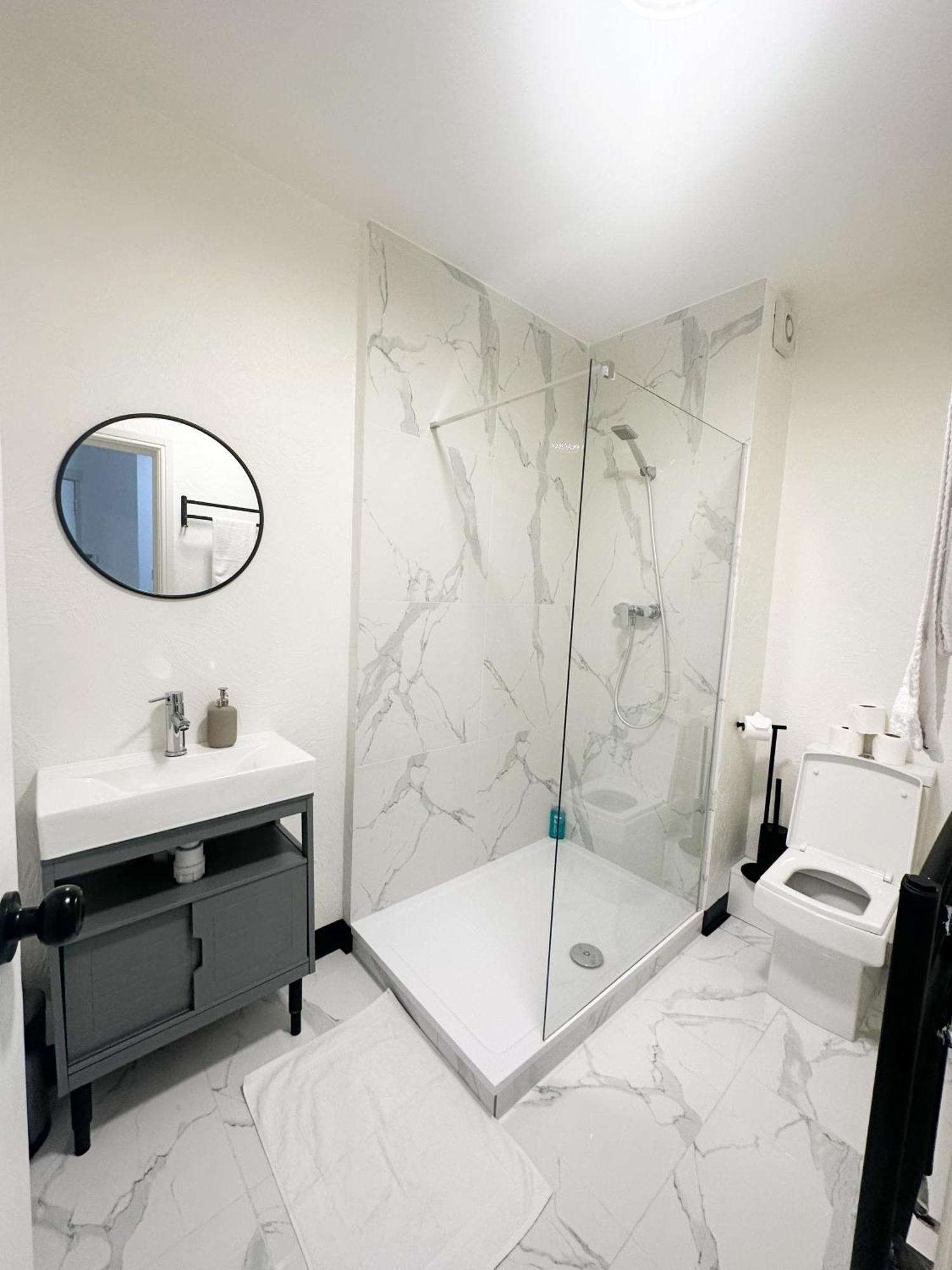 Flat 1 In Aldgate Apartment London
