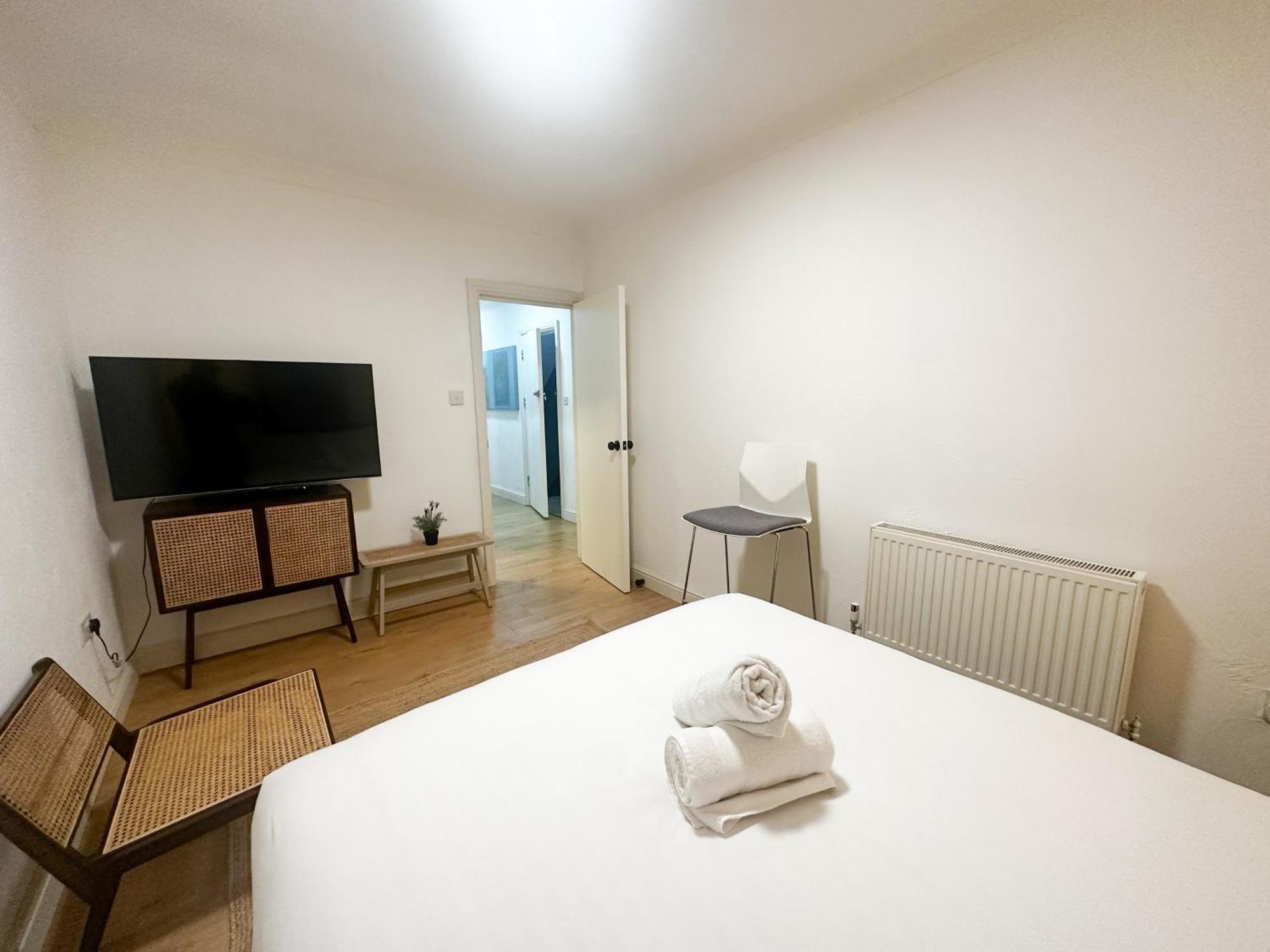 Flat 1 In Aldgate Apartment London
