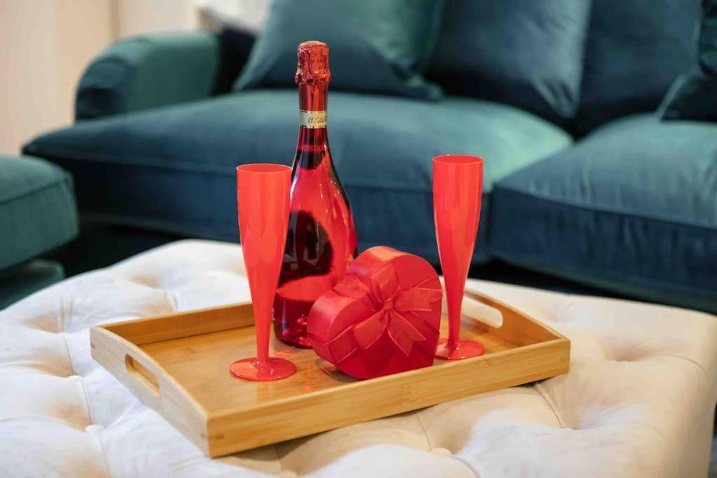 Appartement Luxury 2 Bedroom With Private Terrace & Parking - Wanstead, Escape In