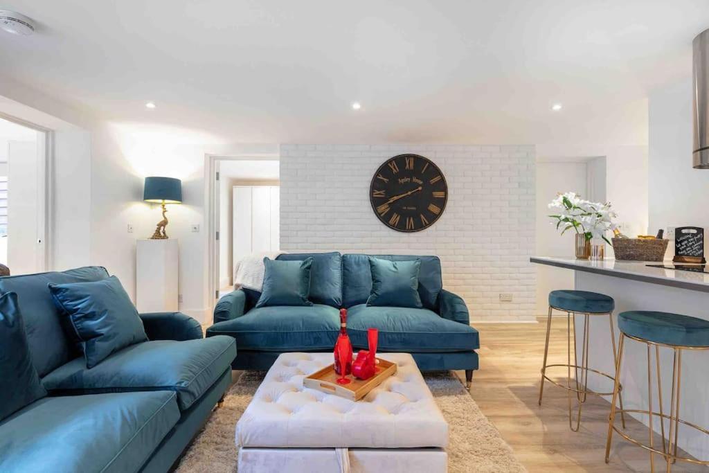Appartement Luxury 2 Bedroom With Private Terrace & Parking - Wanstead, Escape In