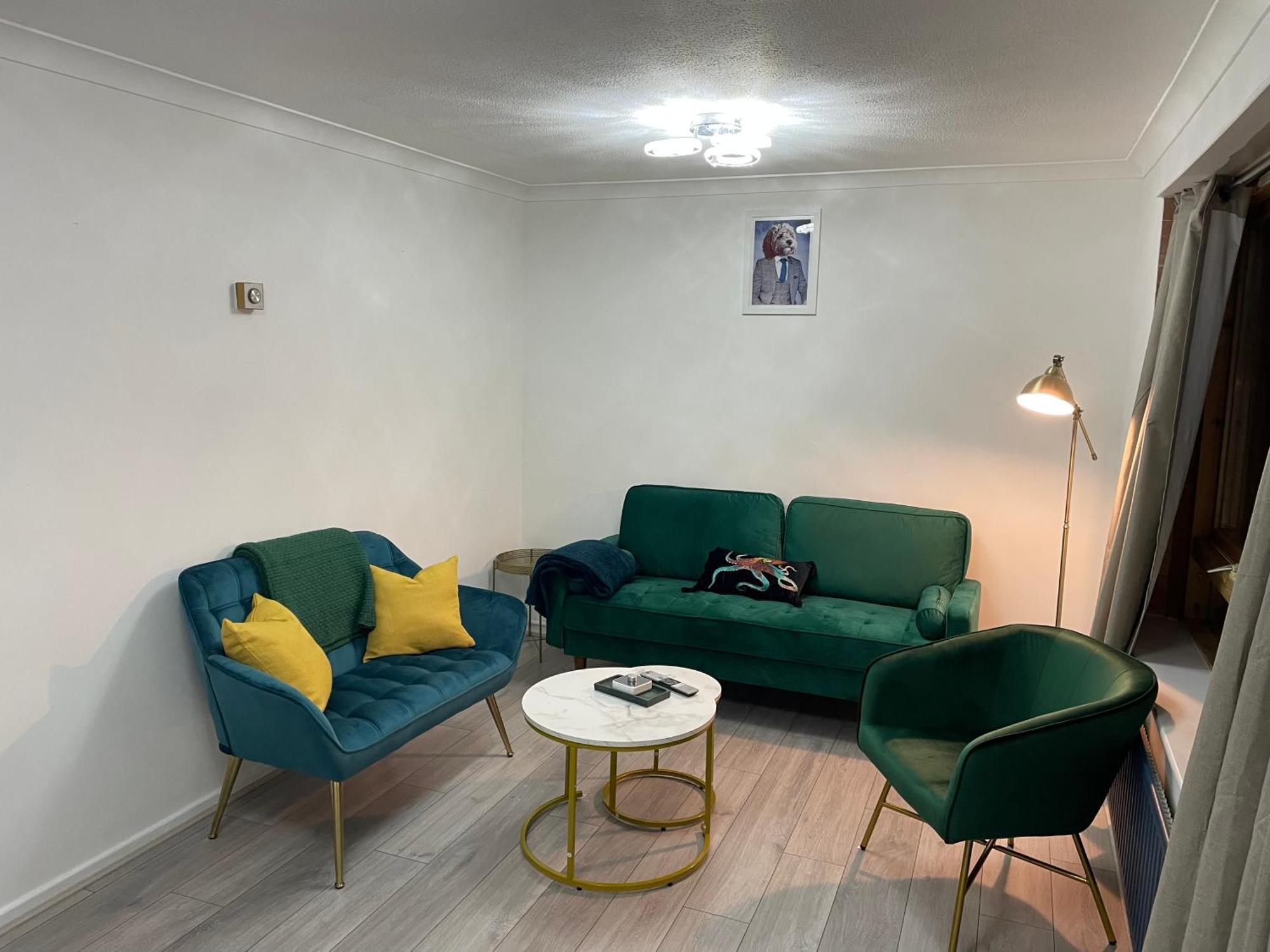 2 Bedrooms In Plaistow Near Tube To * Londres