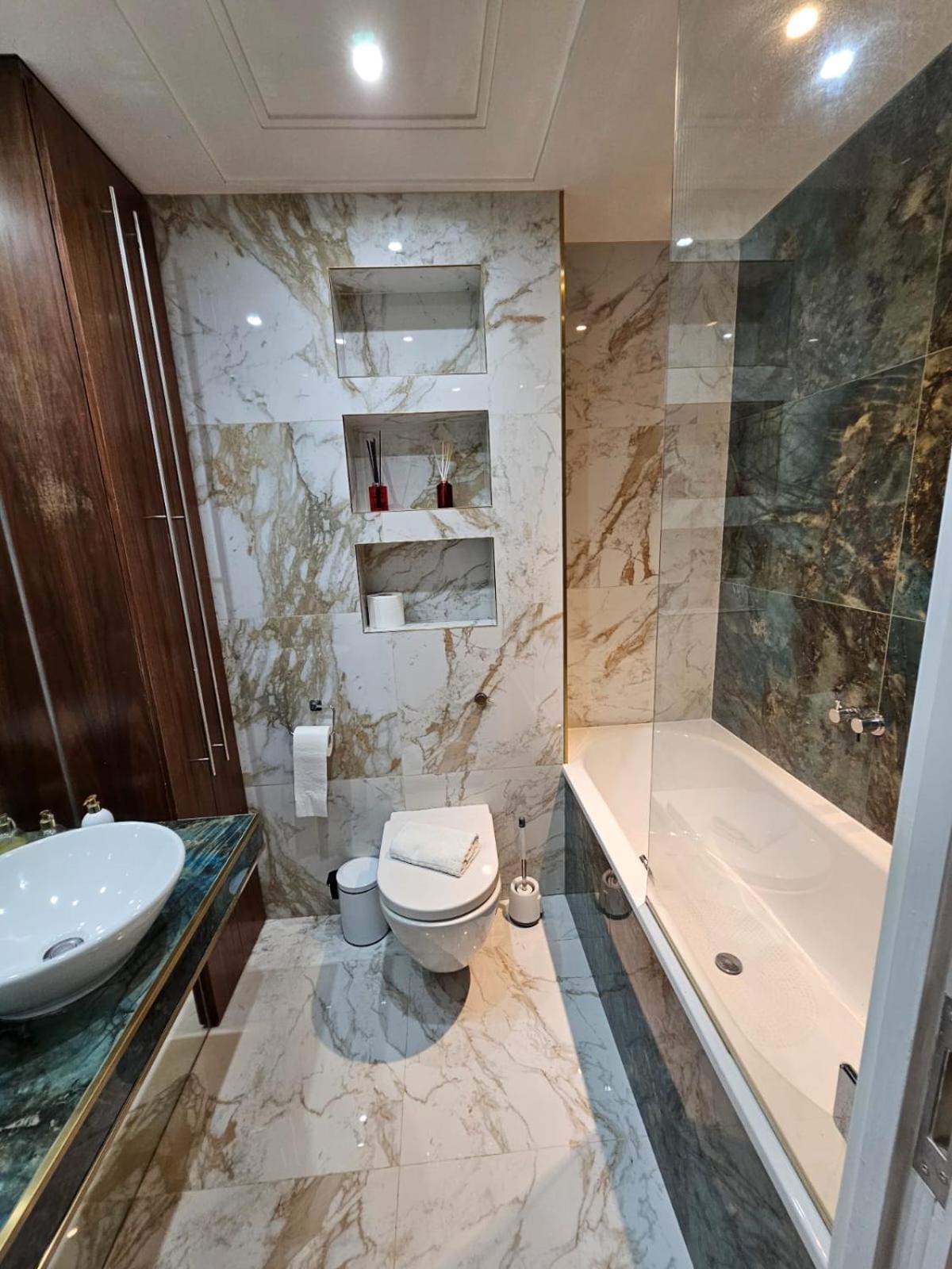 Luxury In Canary Wharf *