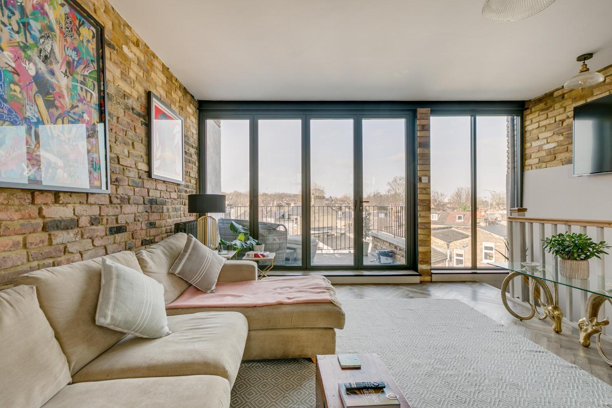 Stylish 2 Bed Flat With Balcony Great Views Nrtube Appartement