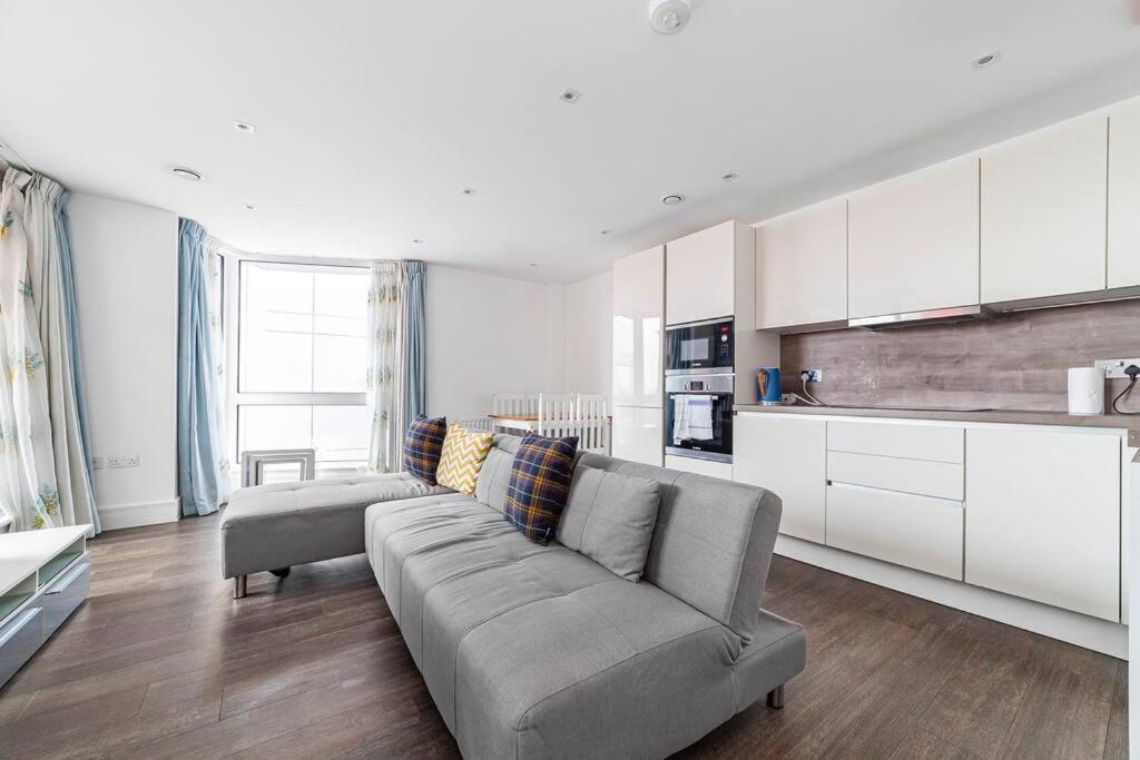 Charming & Large 1-bedroom In The Heart Of Apartamento *