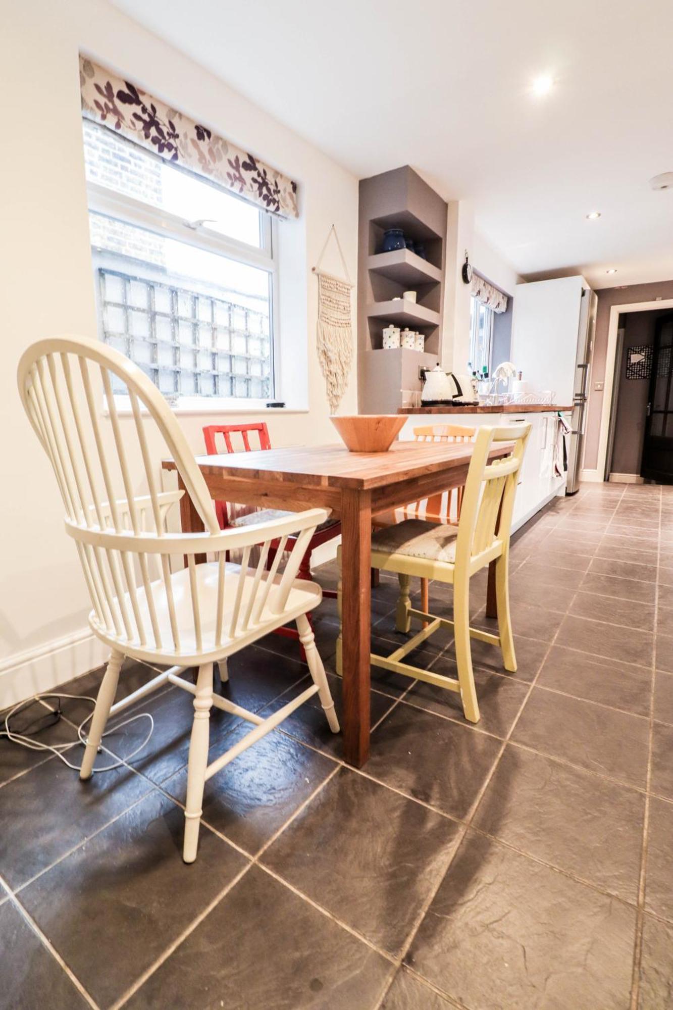 Chic 3-bedroom Family Retreat In Stratford, Fast Internet And Near Shops Ferienhaus