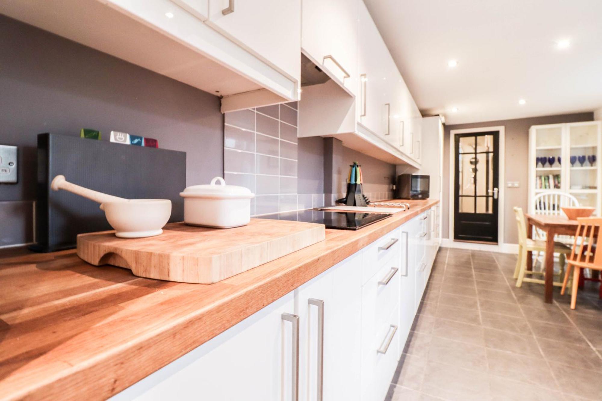 Ferienhaus Chic 3-bedroom Family Retreat In Stratford, Fast Internet And Near Shops