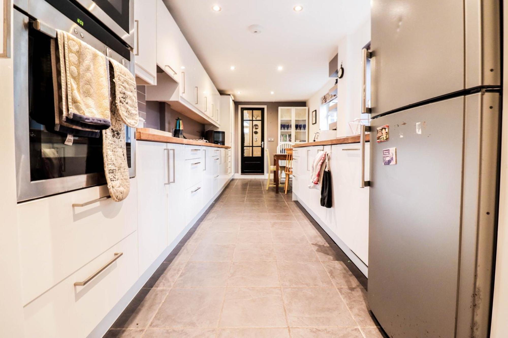 Ferienhaus Chic 3-bedroom Family Retreat In Stratford, Fast Internet And Near Shops *