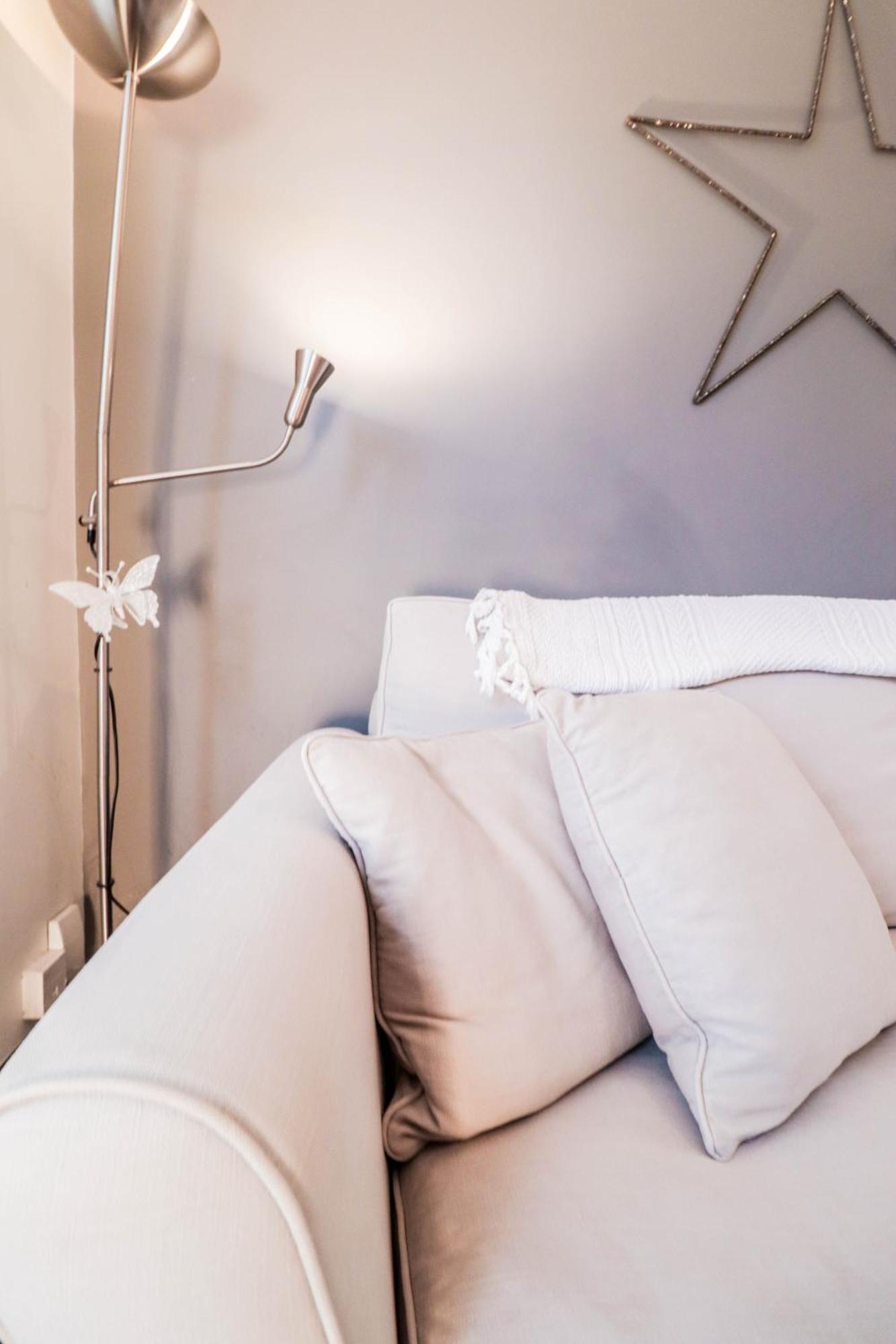 Ferienhaus Chic 3-bedroom Family Retreat In Stratford, Fast Internet And Near Shops London
