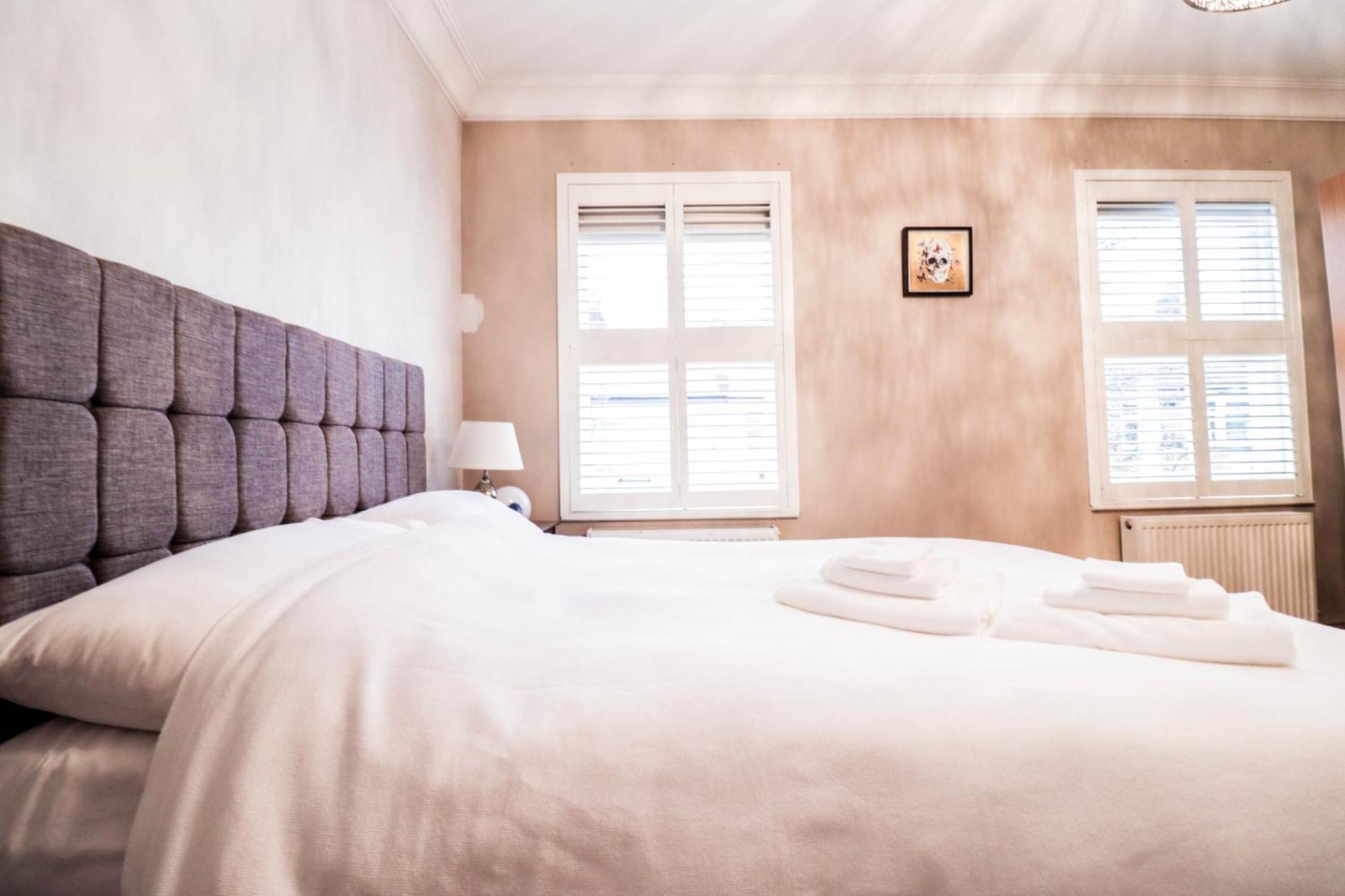 Chic 3-bedroom Family Retreat In Stratford, Fast Internet And Near Shops Ferienhaus London