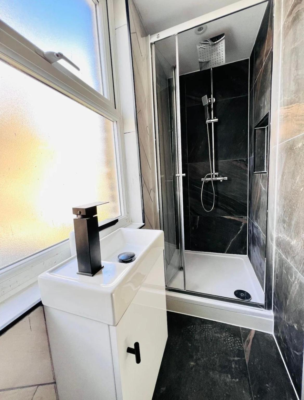 43 Ensuite Look Like Locations * Londres