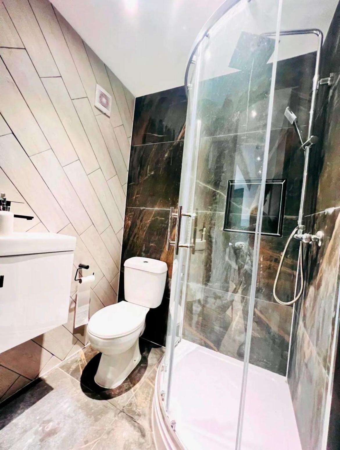 43 Ensuite Look Like Locations Quarto em Acomodações Particulares *
