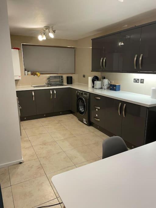 2 Bedrooms In Plaistow Near Tube To Londres