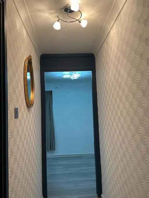 2 Bedrooms In Plaistow Near Tube To Apartamento Londres