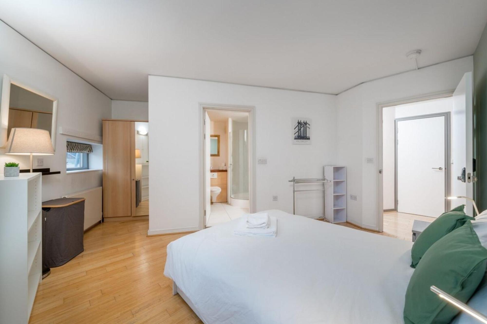 Apartment Lovely 3bd Flat, Parking, Sleeps Six Close To O2