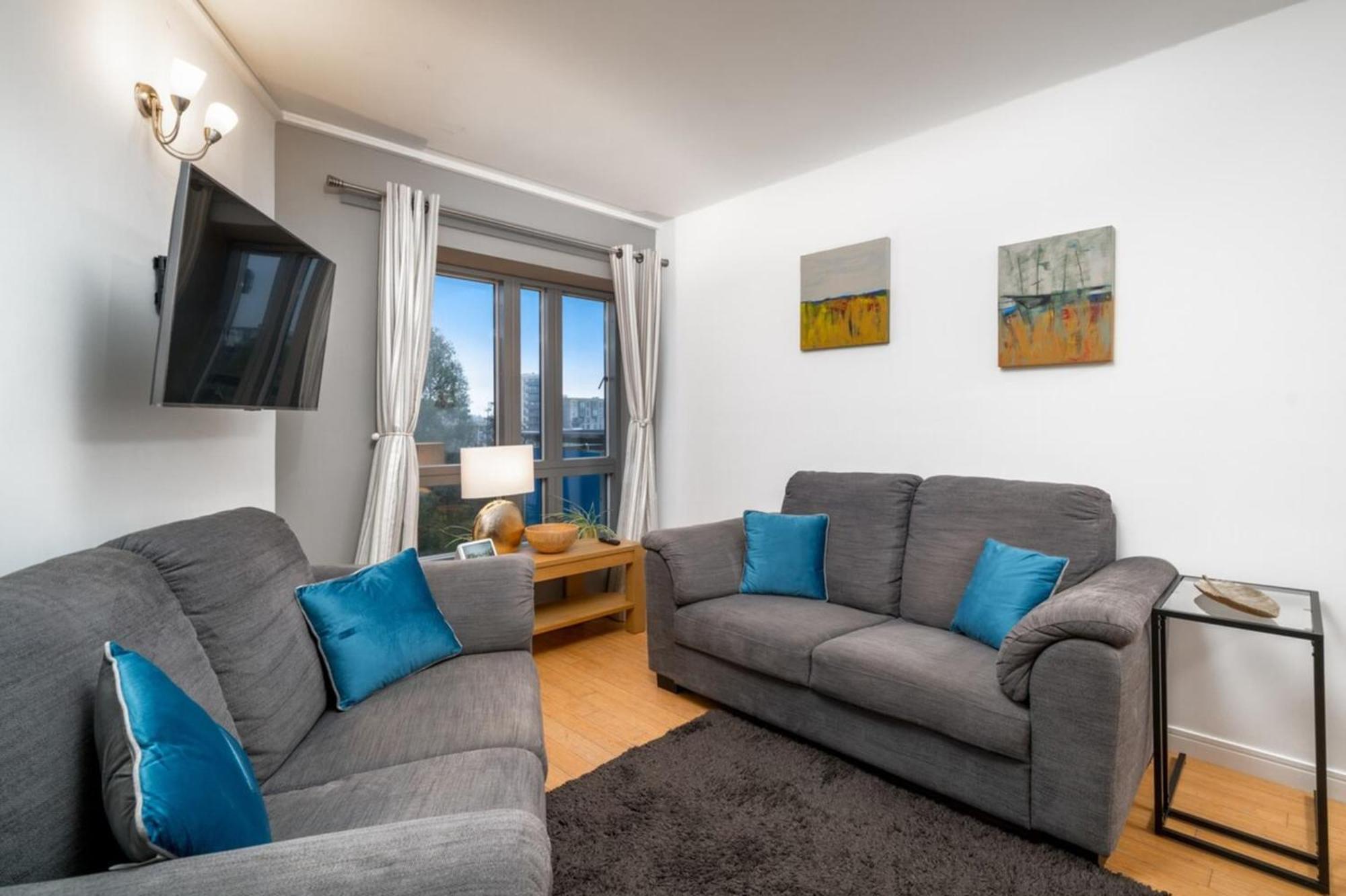Apartment Lovely 3bd Flat, Parking, Sleeps Six Close To O2