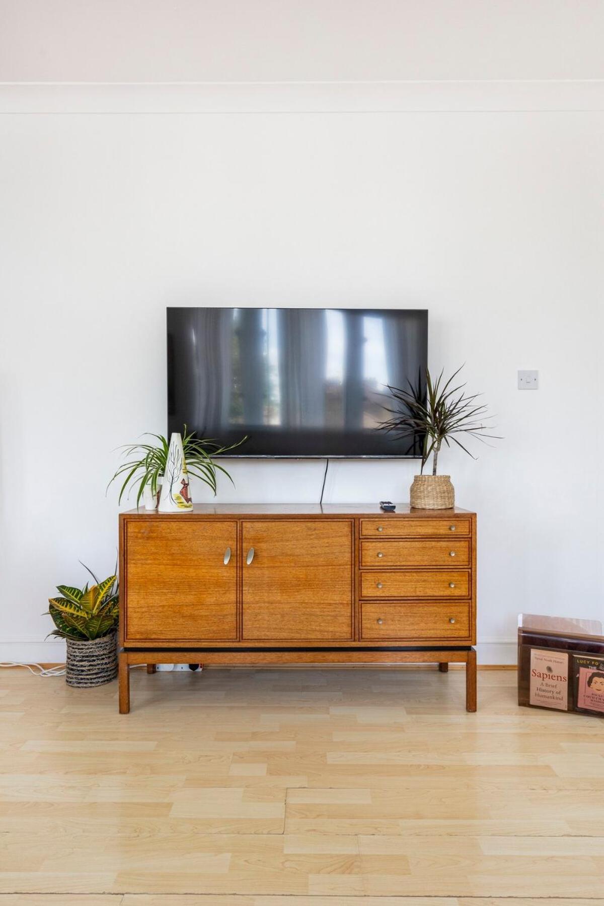 Gracefully Chic And Undeniably Beautiful Apartment-sustainable Living Londres