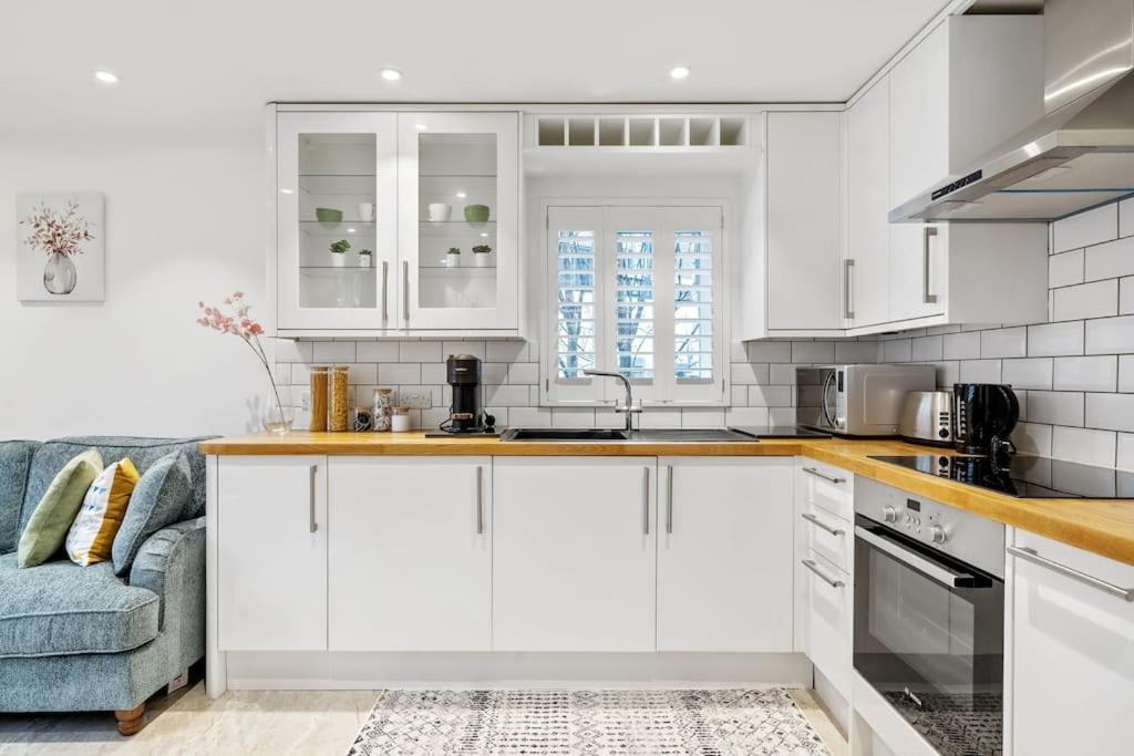 Apartment Stylish Contemporary 1 Bed Flat Near Bridge