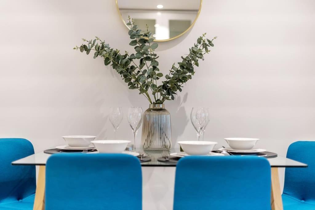 Stylish Contemporary 1 Bed Flat Near Bridge London