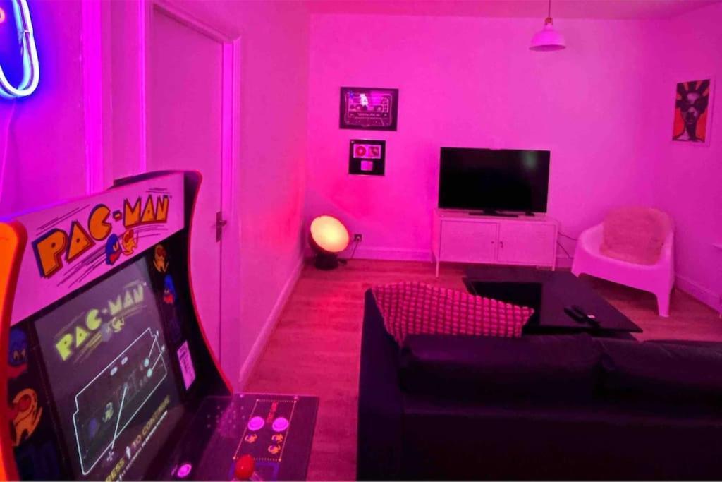 Appartement Flat Next To Central Line Underground Station Londres