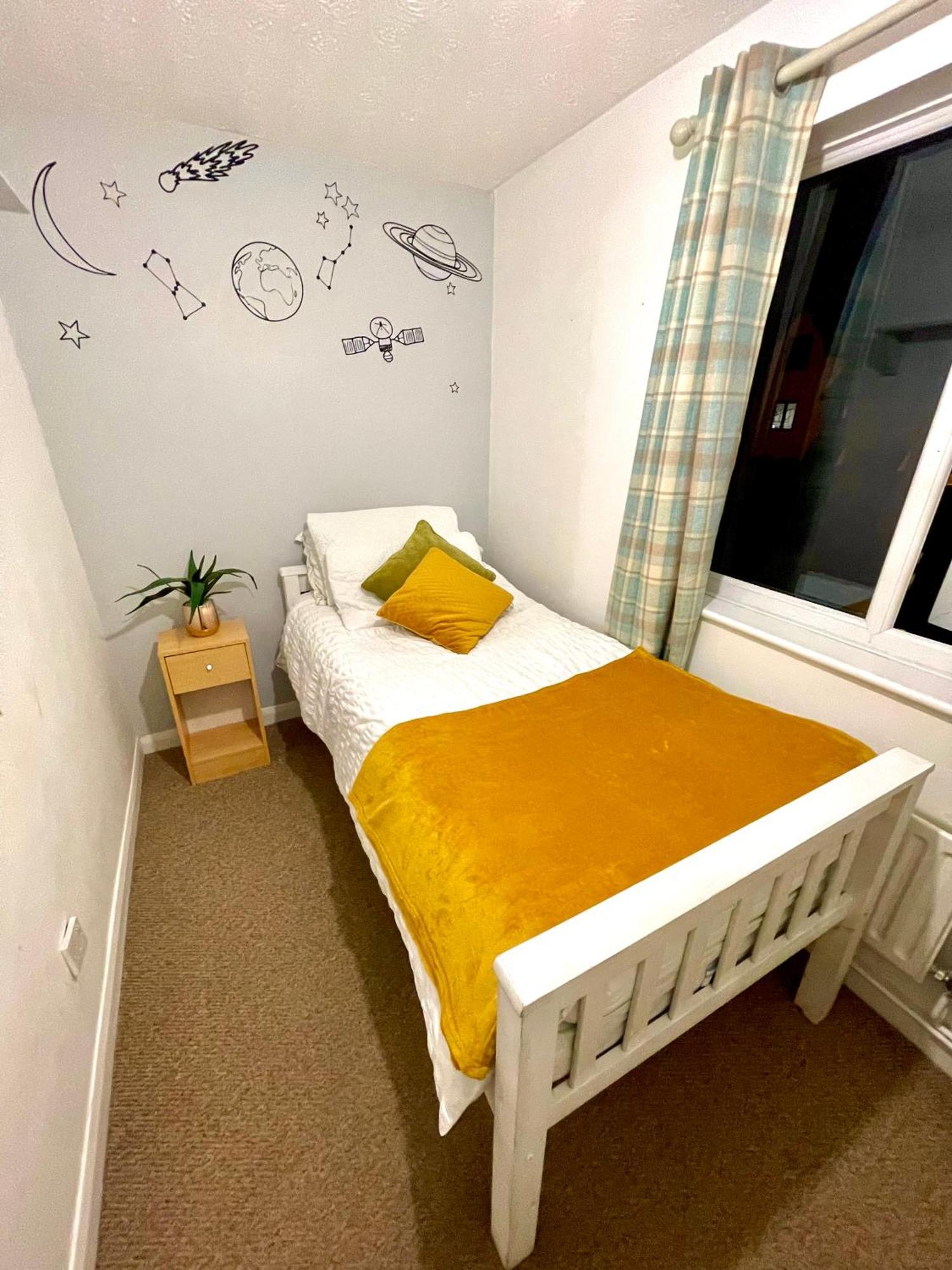 2 Bed Flat Privite In Canada Water * Londres