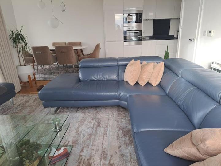 Cozy Double With Large En Near Canary Wharf With Amazing Views In A Shared Habitación en casa particular