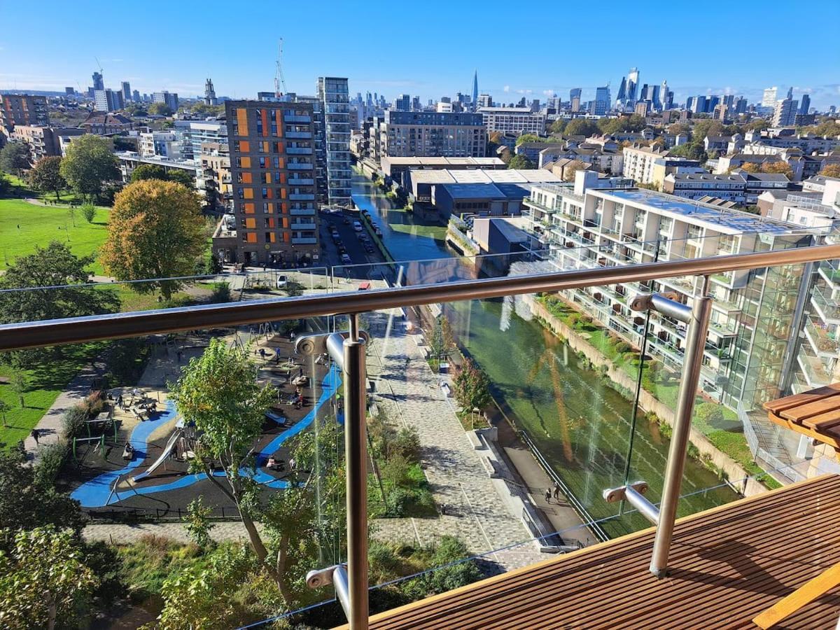 Cozy Double With Large En Near Canary Wharf With Amazing Views In A Shared
