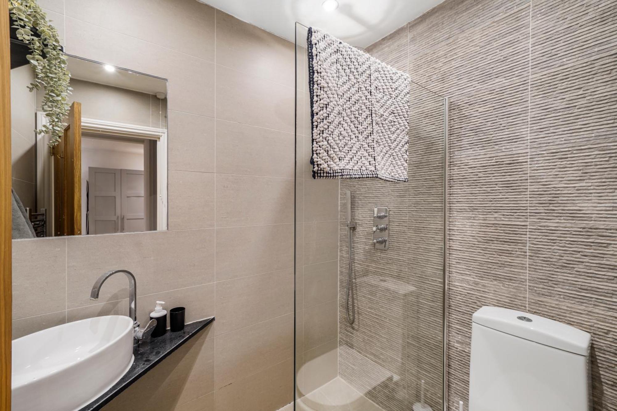 Classy Abode In Hackney - Garden - Sleeps 6
