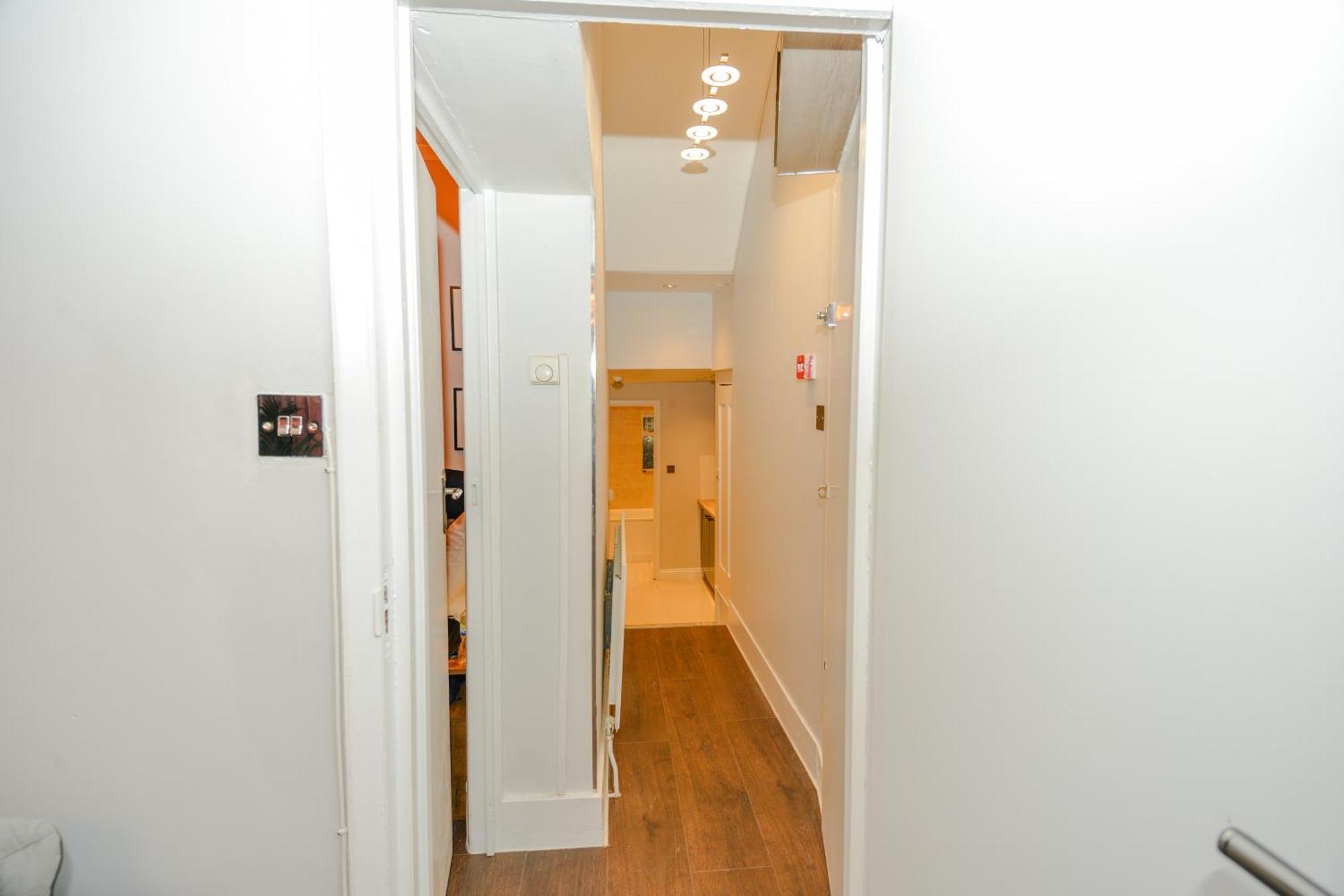 Apartment Cosy 1 Bedroom For Small Families
