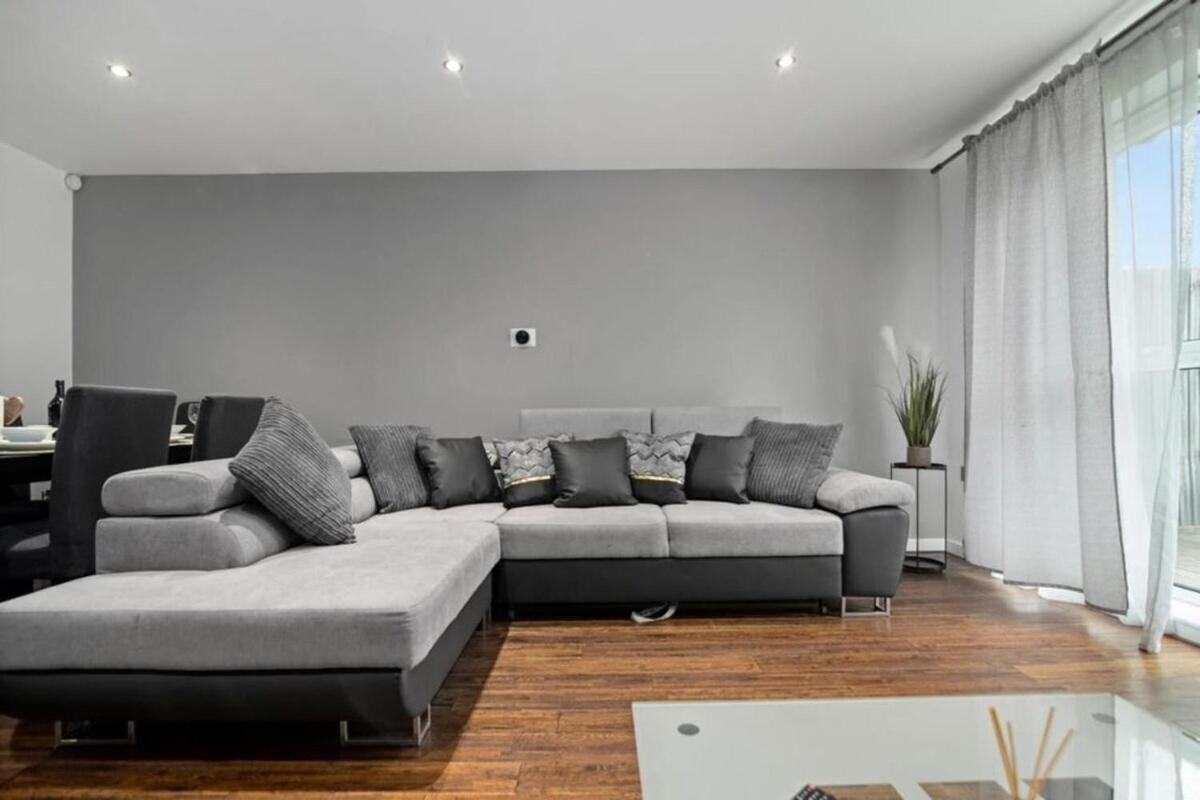 Superb Stonewall Terrace