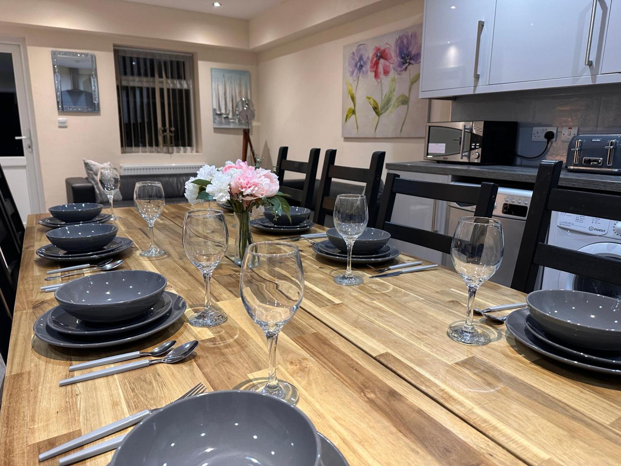 Holiday home 5 Bed 5 Bath / Brick Lane E1 *
