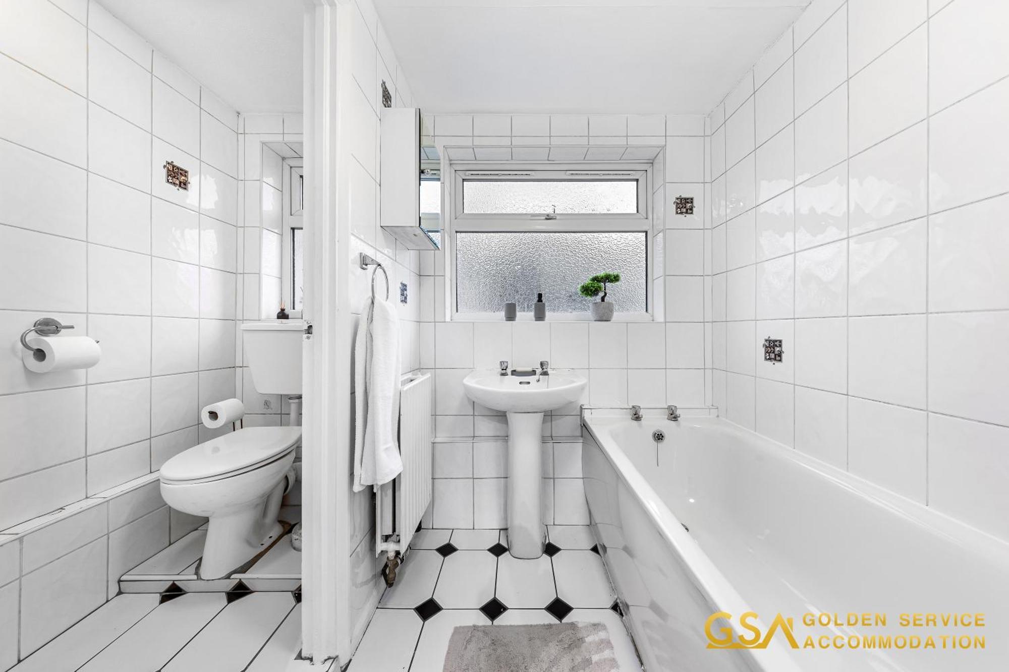 Stylist And Cosy 3 Bed House Leytonstone Sleeps 7