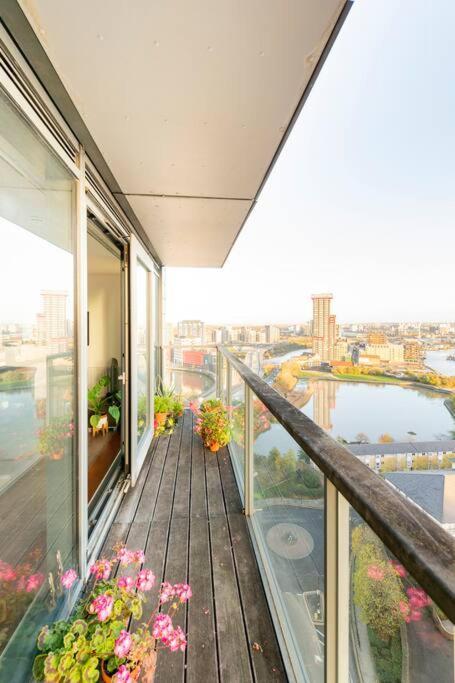 Apartment Skylineviews 2 Bed 2 Bath Flat Near Canary Wharf, O2 & Excel *