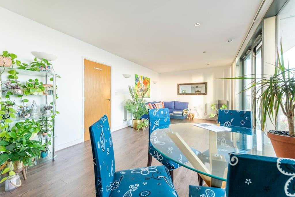 Apartment Skylineviews 2 Bed 2 Bath Flat Near Canary Wharf, O2 & Excel London