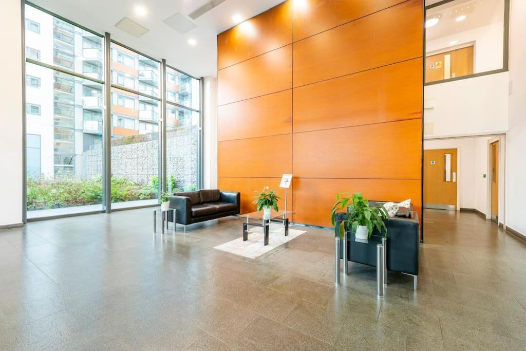 Apartment Skylineviews 2 Bed 2 Bath Flat Near Canary Wharf, O2 & Excel London