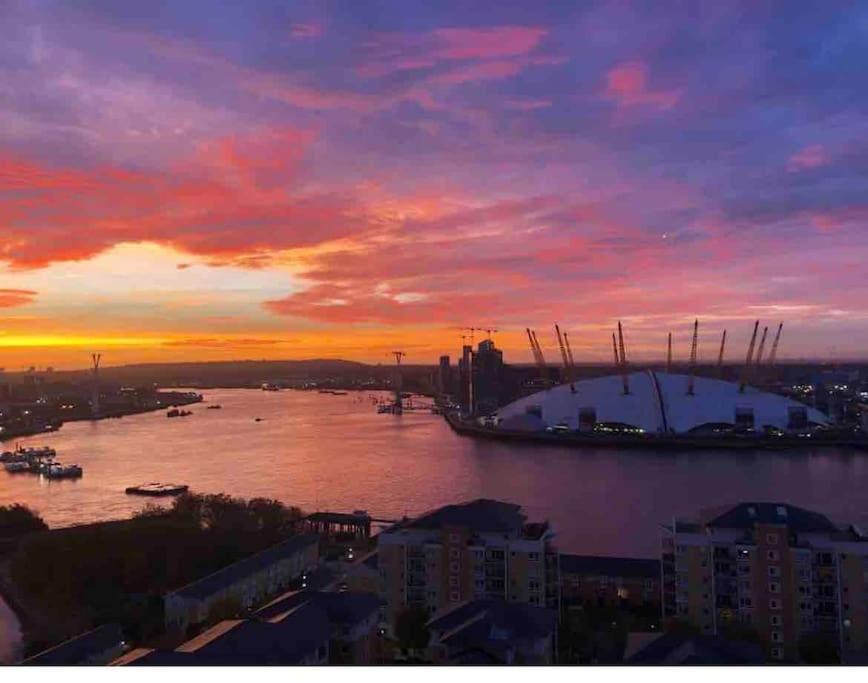 Apartment Skylineviews 2 Bed 2 Bath Flat Near Canary Wharf, O2 & Excel *