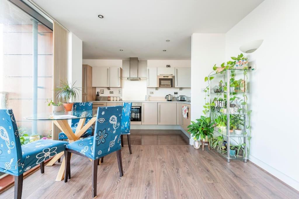 Apartment Skylineviews 2 Bed 2 Bath Flat Near Canary Wharf, O2 & Excel *