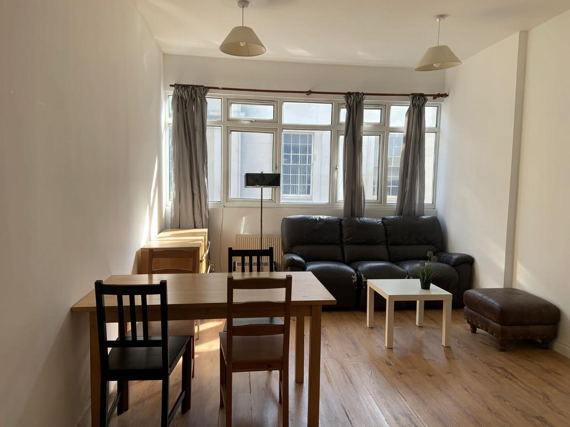 Homestay Affordable In Shared Flat, Bridge