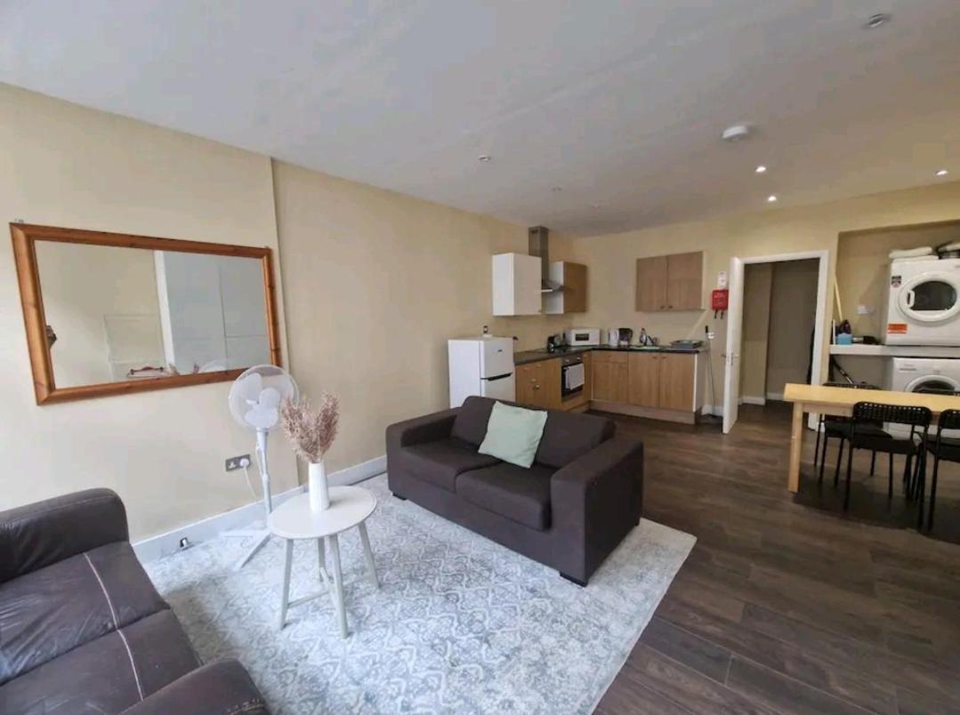 Affordable In Shared Flat, Bridge London
