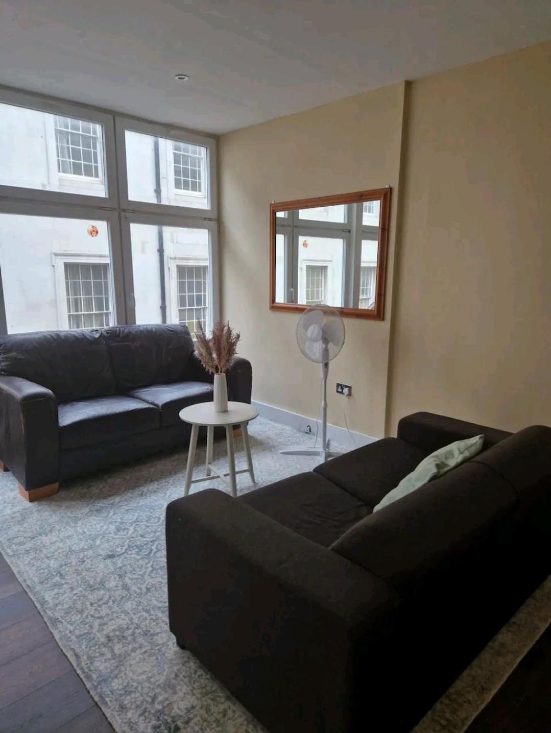 Homestay Affordable In Shared Flat, Bridge London
