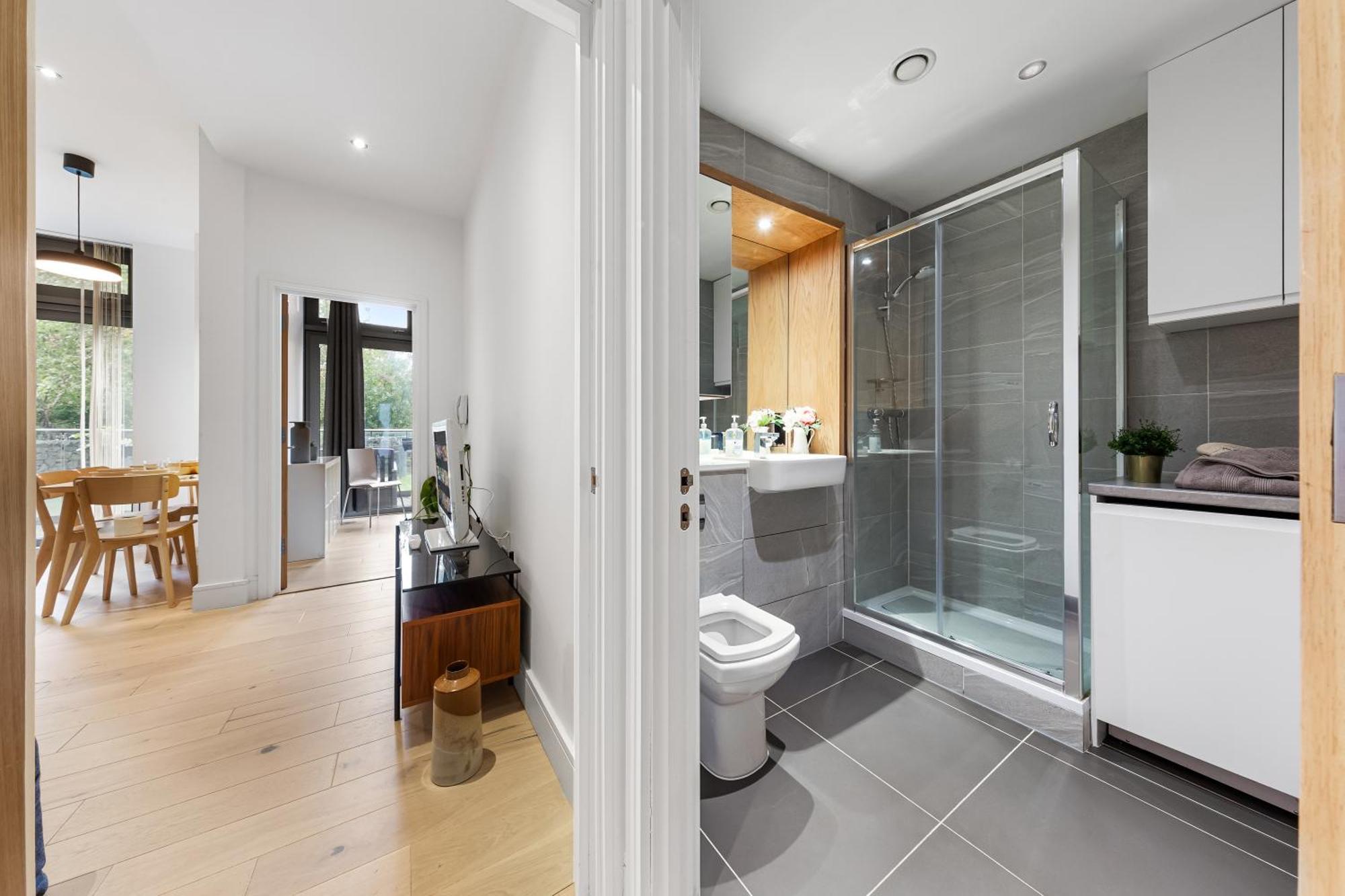 Trendy 2 Bed Flat In Greenwich With Car Parking Apartment *