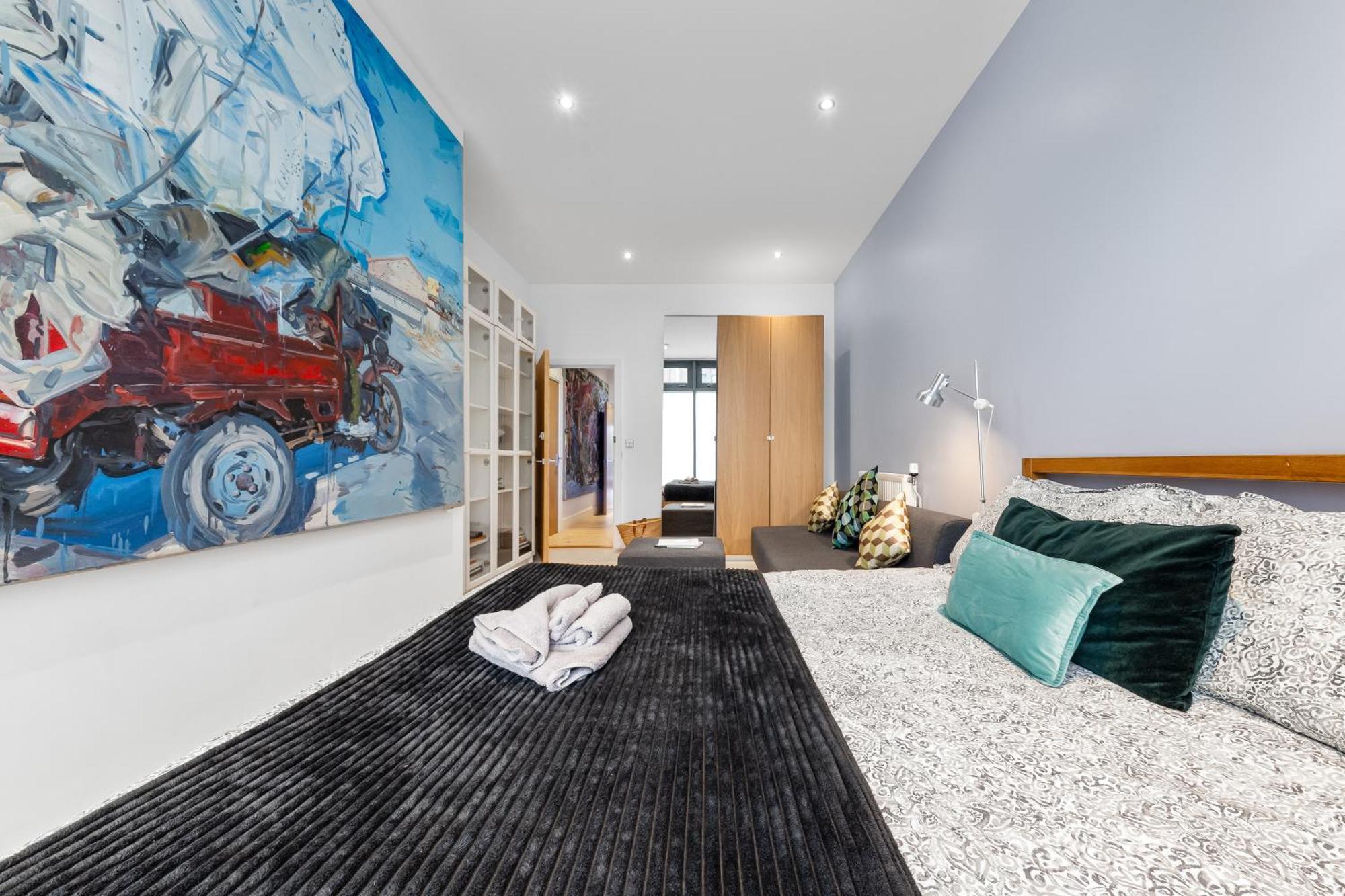 Trendy 2 Bed Flat In Greenwich With Car Parking Apartment London
